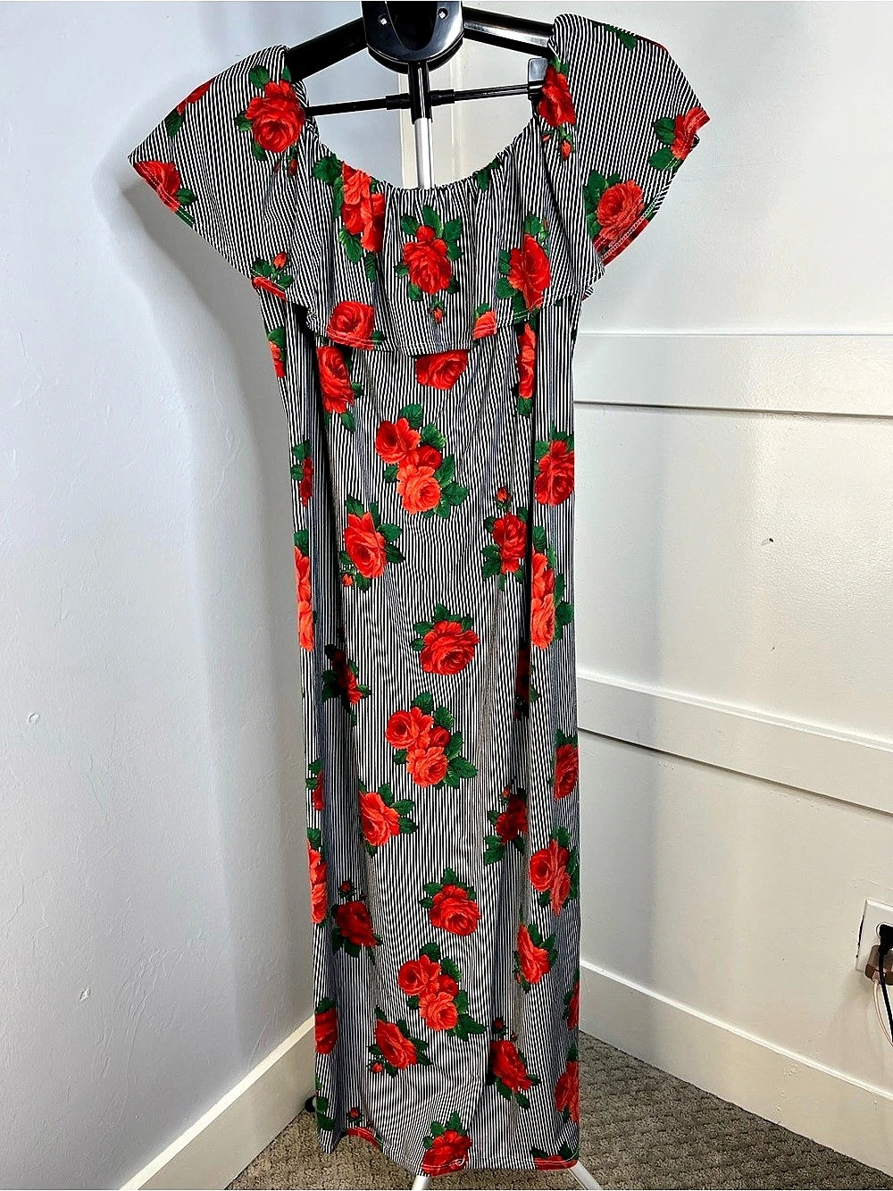 Urban Rose Floral Maxi Dress in Black & Red size M/L